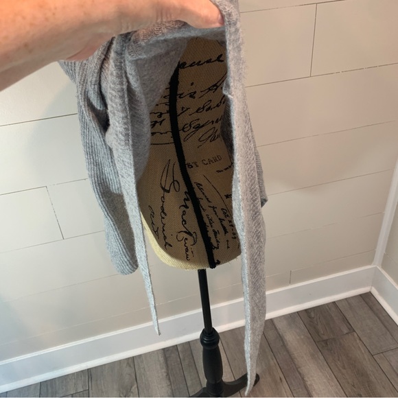 Chiaramente Italian Wool Cross Front Poncho Sweater - One Size - Picture 4 of 6